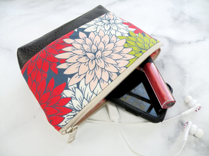 Cosmetic Clutch in Tropical Bright Floral